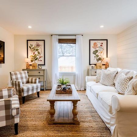 Downtown Luxury Farmhouse Apartment #4 West Dundee Εξωτερικό φωτογραφία