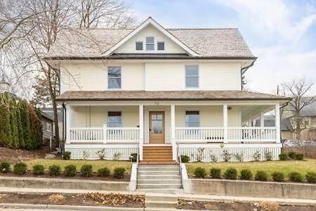Downtown Luxury Farmhouse Apartment #4 West Dundee Εξωτερικό φωτογραφία