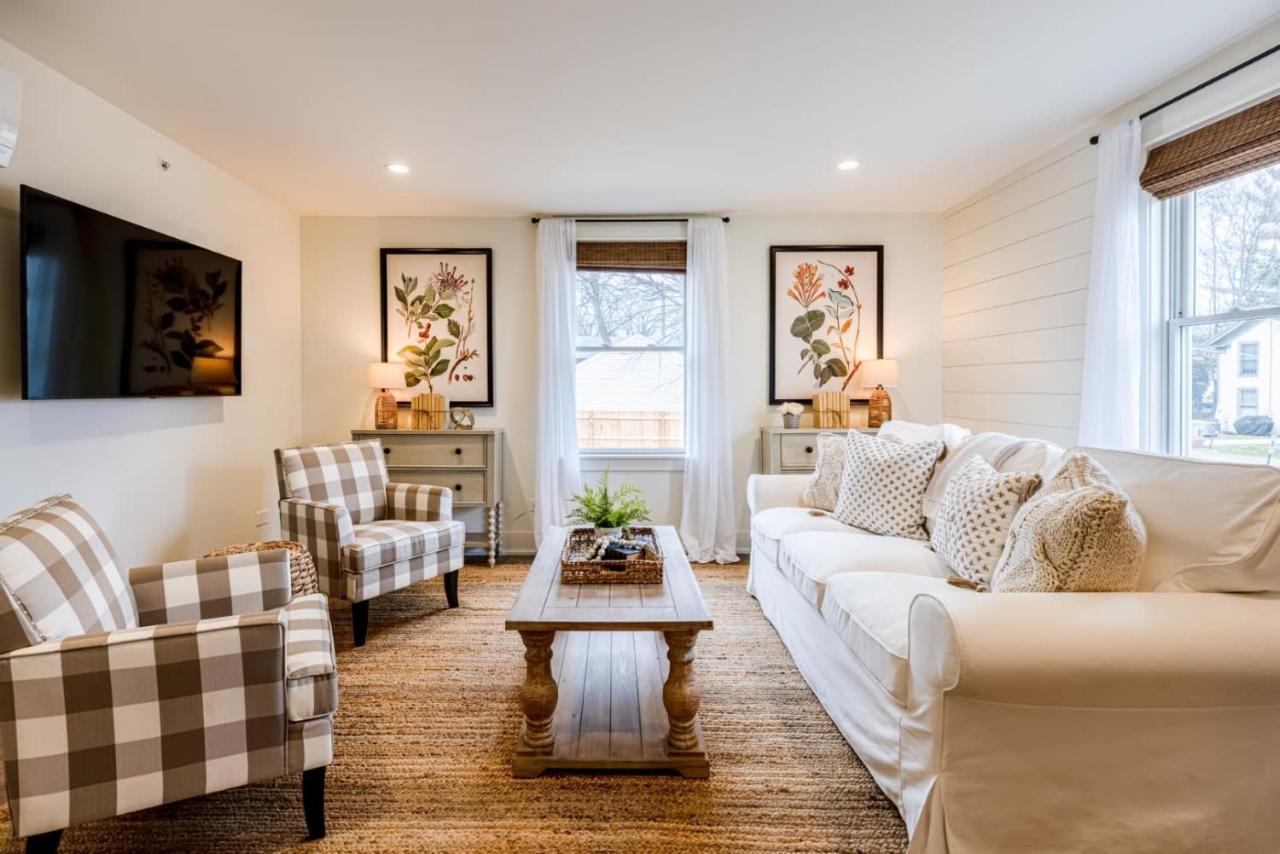 Downtown Luxury Farmhouse Apartment #4 West Dundee Εξωτερικό φωτογραφία
