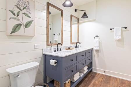 Downtown Luxury Farmhouse Apartment #4 West Dundee Εξωτερικό φωτογραφία