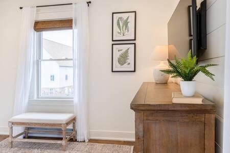 Downtown Luxury Farmhouse Apartment #4 West Dundee Εξωτερικό φωτογραφία
