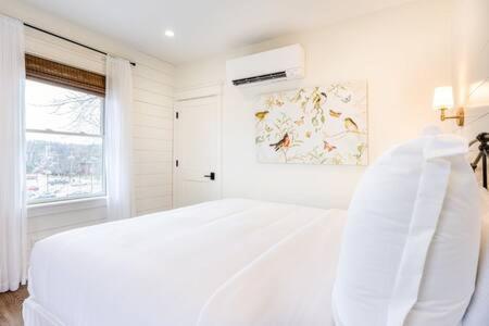 Downtown Luxury Farmhouse Apartment #4 West Dundee Εξωτερικό φωτογραφία